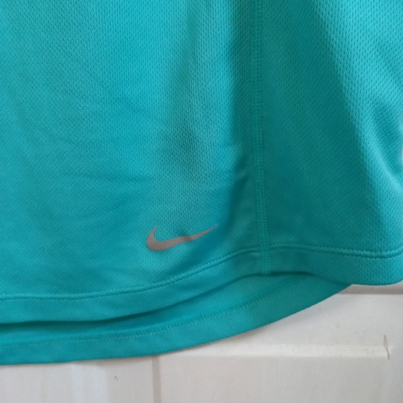 Nike Dri-FIT tank top - Picture 3 of 5